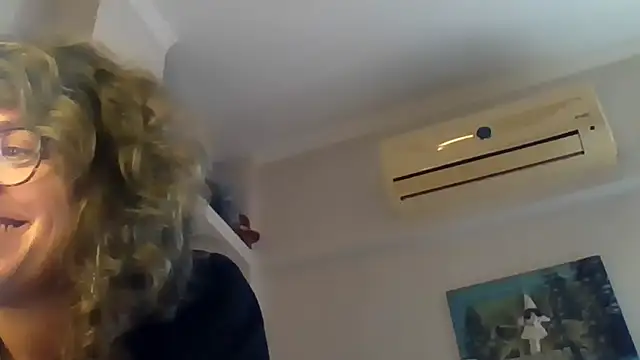 Ju-Hot's Live XXX Chat