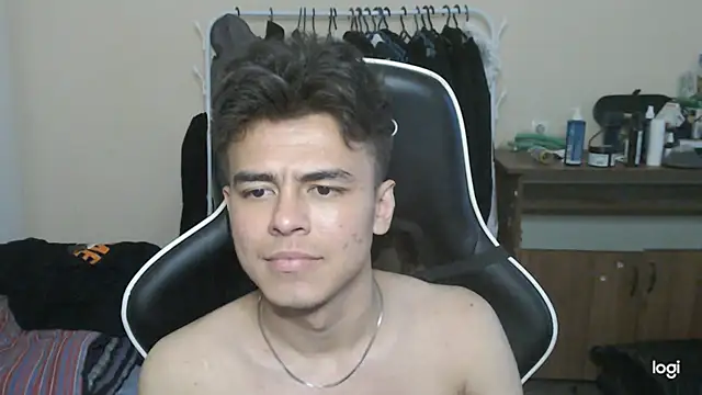 Show modela ToddWarren na web-kameri