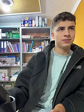 AdrianRinaldi Live XXX-Chat