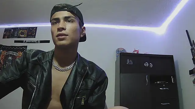 Show modela Fenix_hardcock na web-kameri