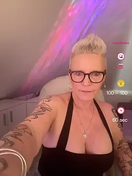 XXX chat uživo modela German_Milf