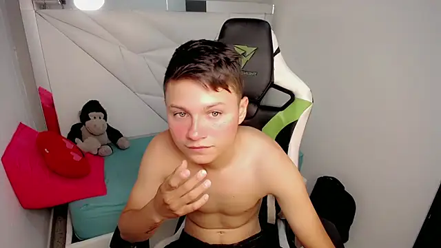 Pokazy przed kamerką – NYC_Bby