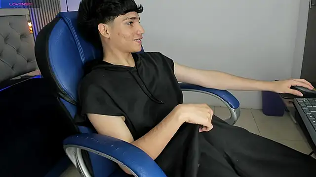 دردشة SamBlack_ الجنسية المباشرة