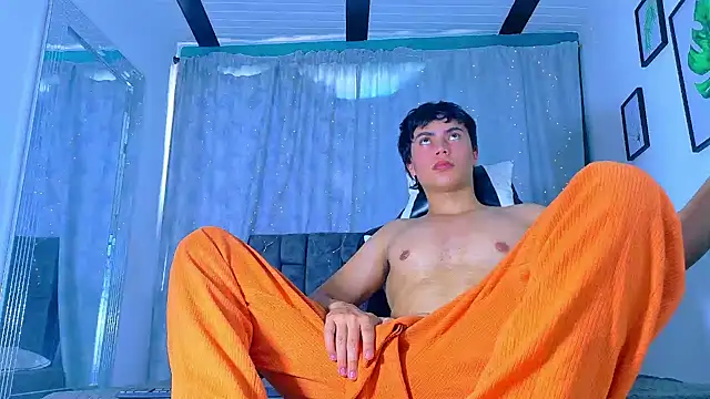 Dantekent Adlı Modelin Canlı XXX Sohbeti