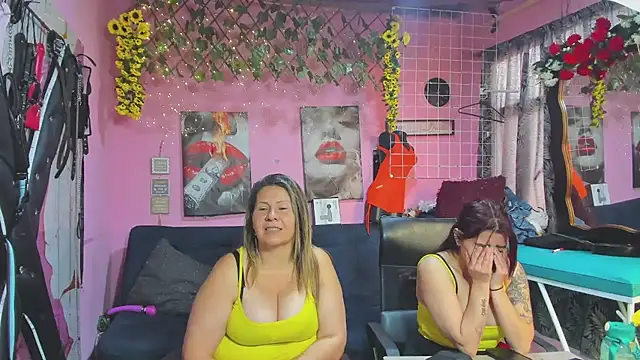 lesbiancuple's Webcam Show