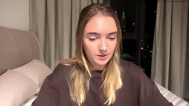 Chat +18 de RoxyWet ao vivo