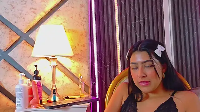 Chat +18 de Mia_Foster01 ao vivo