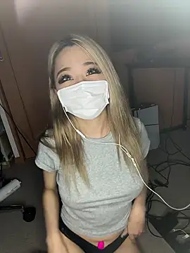 MOMOKA_33のウェブカメラショー