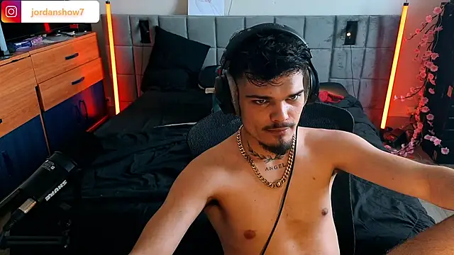 JordanShow Live XXX Chat