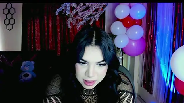 linda_zaam83866 Show Webcam
