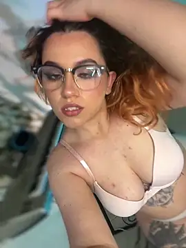 NikkiNix 现场XXX聊天