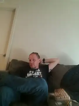 yourMasterisBored live XXX chat