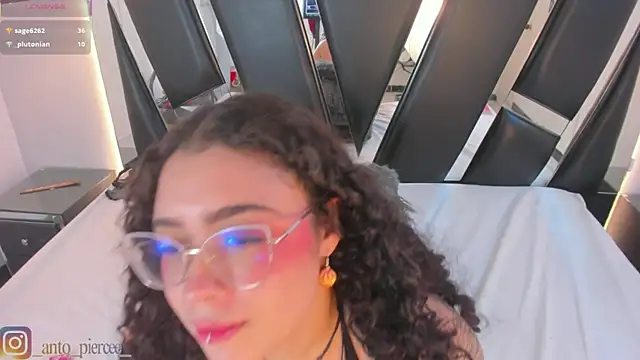 Chat XXX en directo de antonelllepiercee
