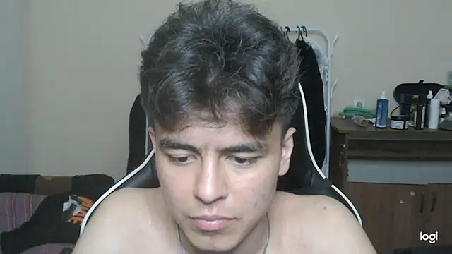 Show modela ToddWarren na web-kameri