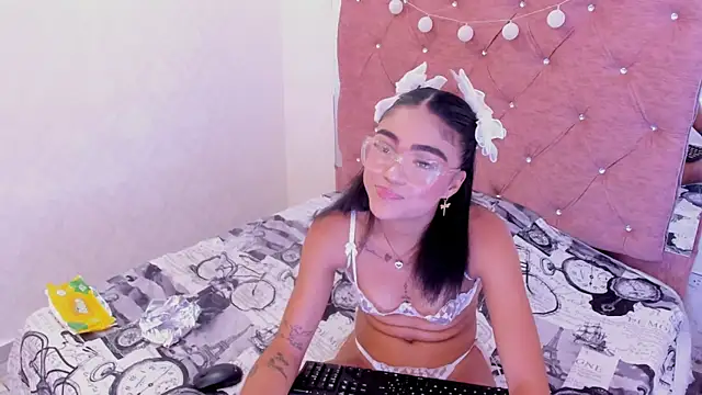 Alaia2 élő XXX-chatje