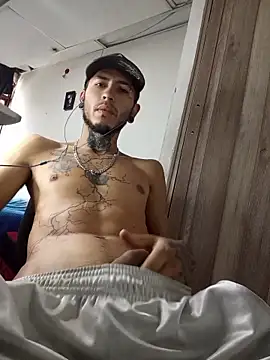 Tattoboy19cm's Live XXX Chat