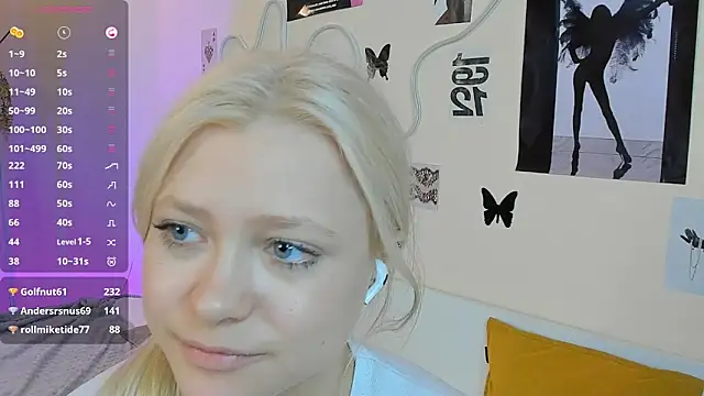 MidnightPoise's Webcam Show