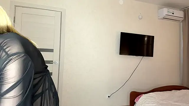 LuxuryPoison's Webcam Show