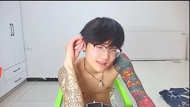 KK-cuteboy 在線直播表演