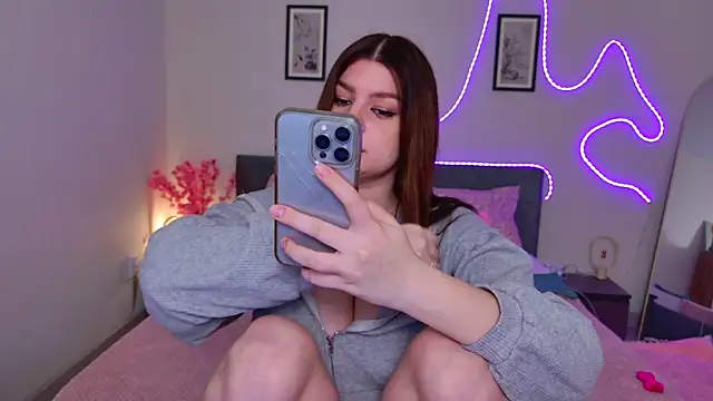 دردشة moneyforPeaches الجنسية المباشرة