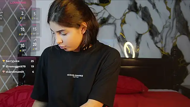 MazeeQuinn Live XXX chat