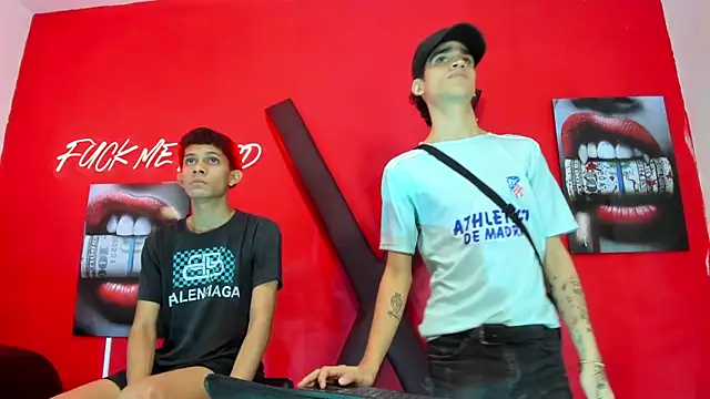 Show modela TWINKS_BOYSX na web-kameri