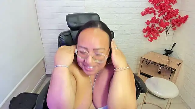 Czat XXX na żywo – Shara_Oz