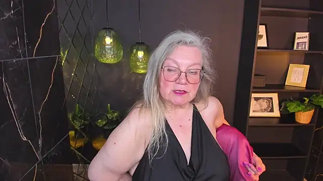 Chat +18 de NataliMellow ao vivo