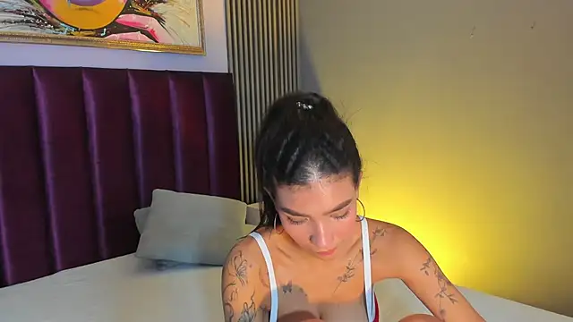 LauraAristizabal's Live XXX Chat
