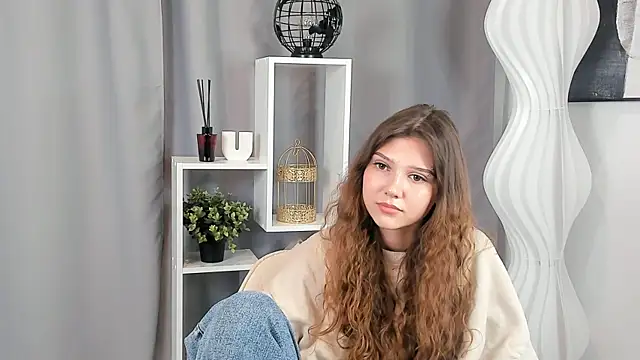 EneidaPhu's Live XXX Chat