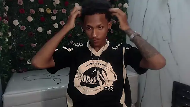 Show modela ManSant na web-kameri