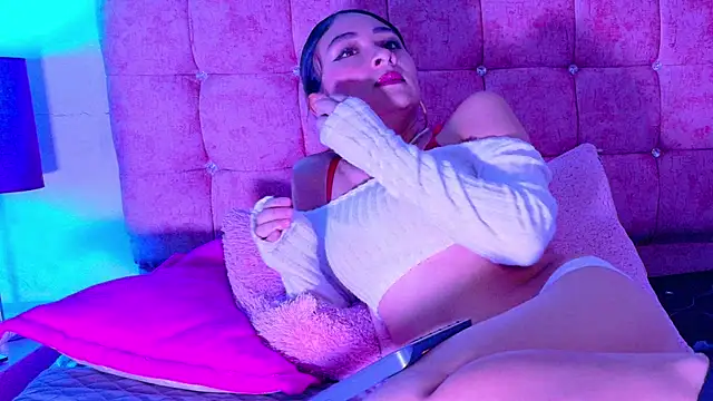 Mila_Dreamm élő XXX-chatje