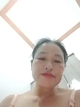Maiaxoxo79 live XXX chat