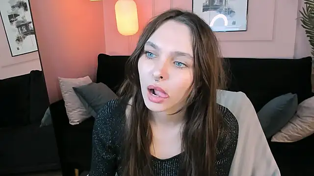 Chat XXX en directo de ChloeSunny