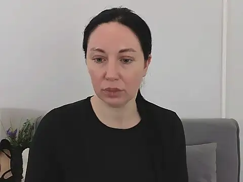 MiaFairn Live XXX chat