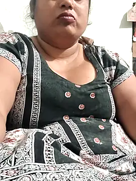Hot_indian_MilfのライブXXXチャット