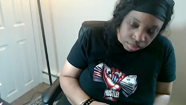 Sexymona1218's Live XXX Chat