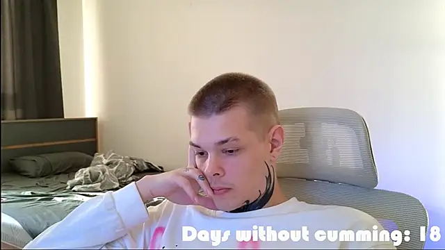 DENIS_HERE webkamerás műsora
