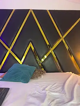 Chat +18 de EmmaaCastro ao vivo