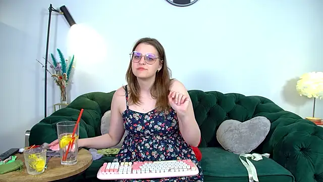 AlexaAvery Adlı Modelin Web Kamerası Şovu
