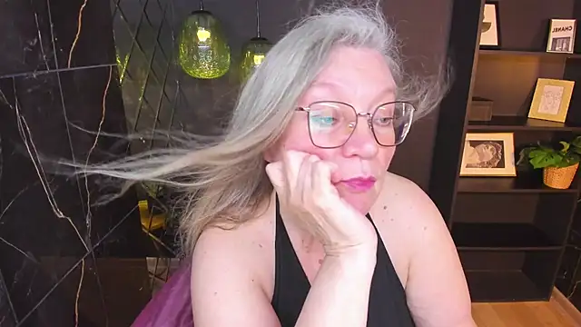 Chat +18 de NataliMellow ao vivo
