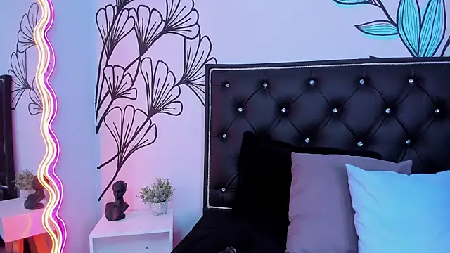 Sweet_Ariadna_'s Live XXX Chat