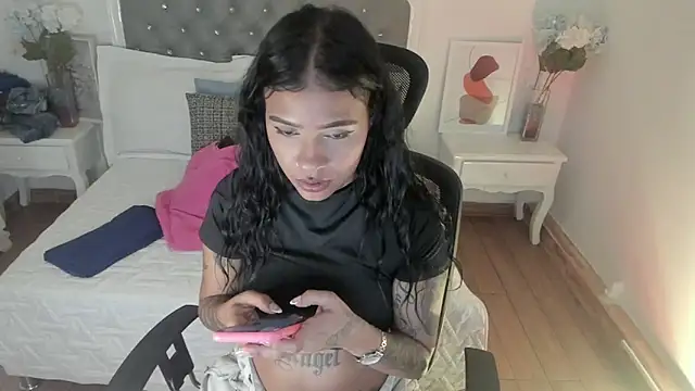 Онлайн чат XXX Aisha_Haddad