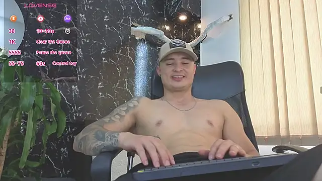 Show modela Alexander_ferre na web-kameri