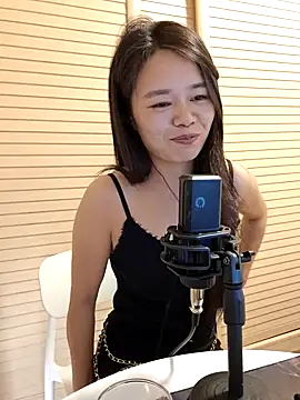 yueyue_99's Live XXX Chat
