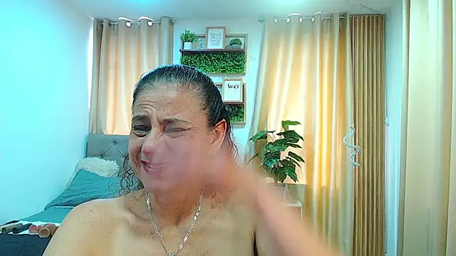 دردشة sasi_luna الجنسية المباشرة