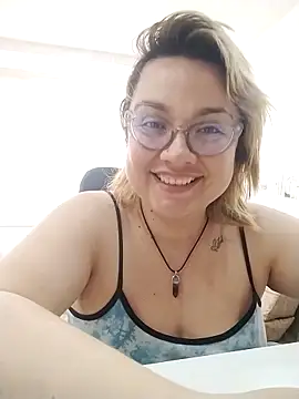 AnyaLuxx Live XXX-chat
