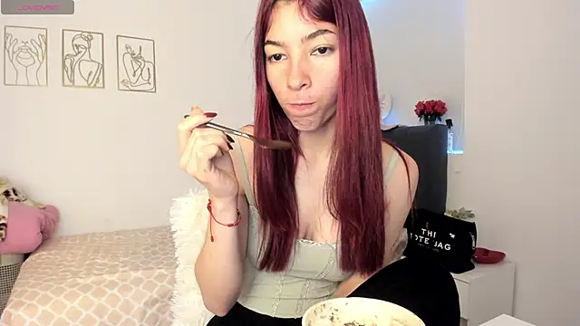 SarahLee__: απευθείας συνομιλία ΧΧΧ