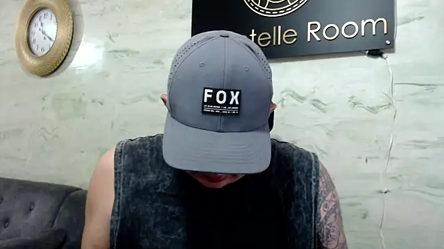 maximo_daddy élő XXX-chatje