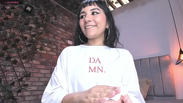 Chat +18 de Hanna_Clark__ ao vivo